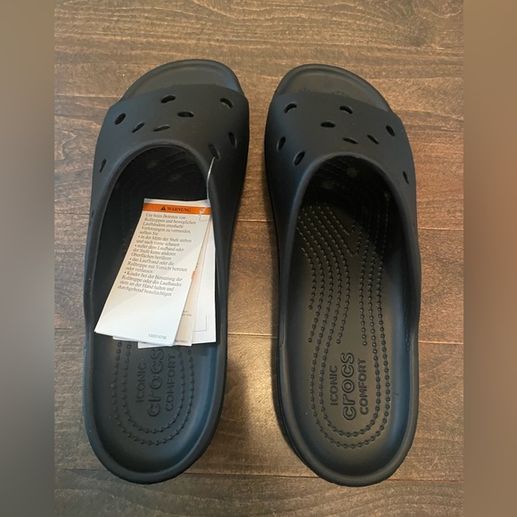 NWT Crocs Classic Platform Slides Black Size 9 - Picture 5 of 6